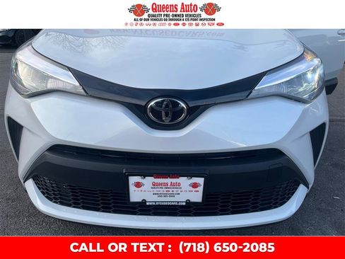 Used 2020 Toyota C-HR XLE FWD image 26