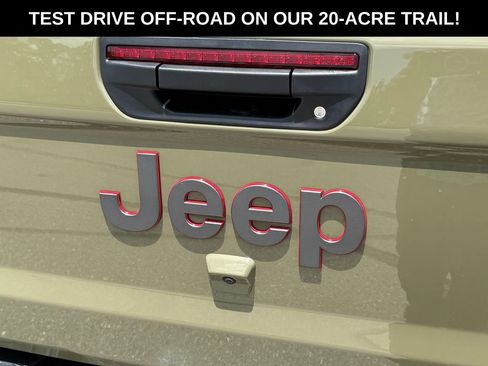 New 2025 Jeep Gladiator Rubicon image 44