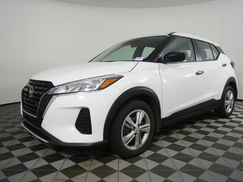 Used 2024 Nissan Kicks S FWD image 7