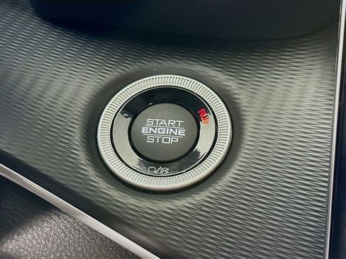 Certified 2023 Jeep Grand Cherokee Altitude image 23