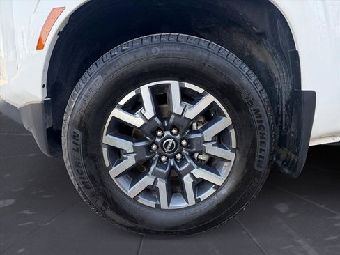 Used 2024 Nissan Frontier SL w/ Technology Package image 10