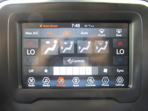 Used 2019 Jeep Renegade Limited image 45