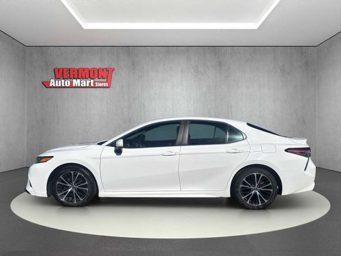 Used 2018 Toyota Camry SE FWD image 5