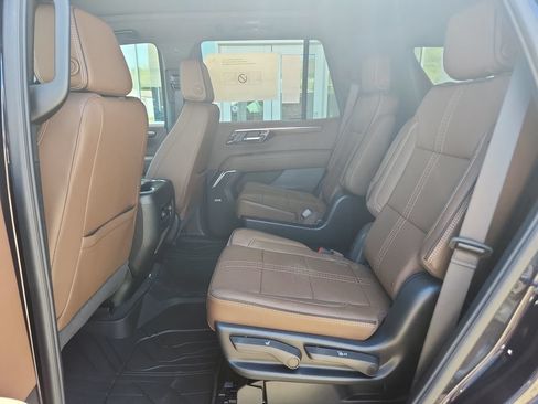 New 2026 Chevrolet Tahoe High Country w/ Sun And Tow Package AWD/4WD image 27