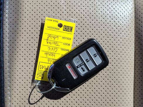 Used 2016 Honda Civic Touring image 11