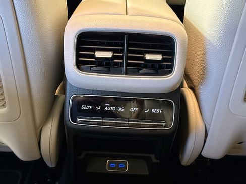 Certified 2024 Mercedes-Benz GLE 450e 4MATIC image 24
