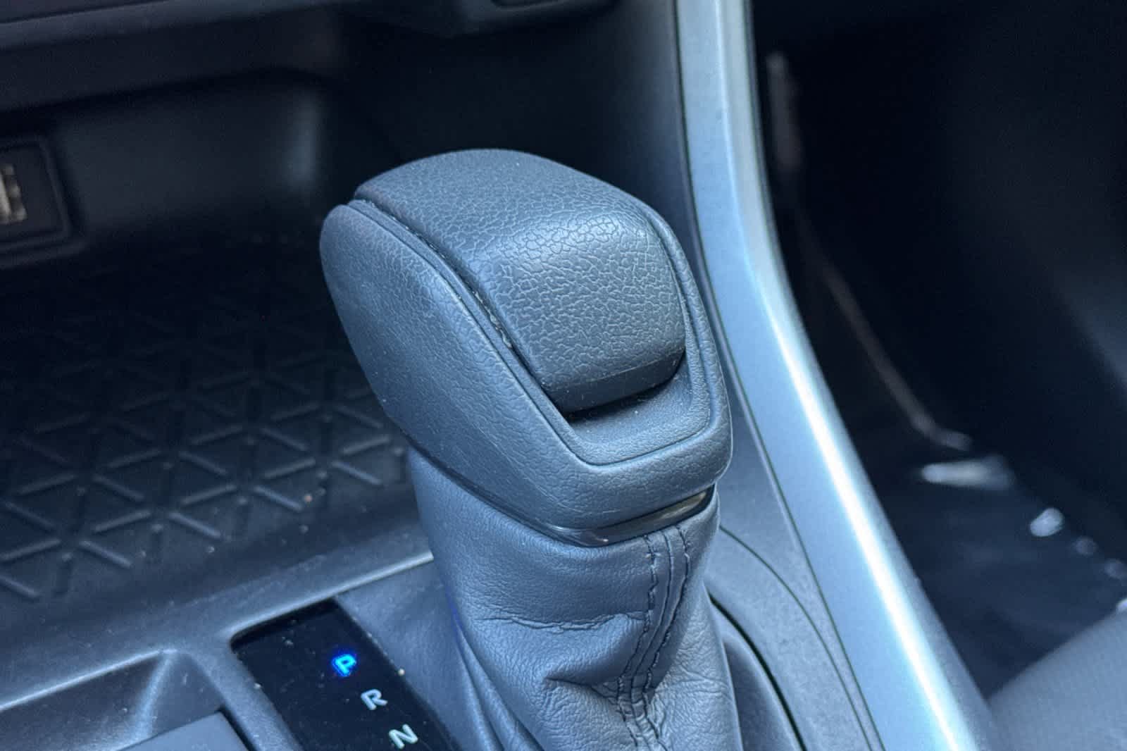 Used 2025 Toyota RAV4 XLE AWD/4WD image 21