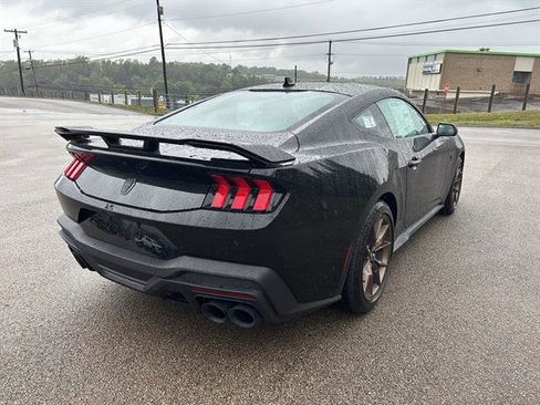 New 2025 Ford Mustang Dark Horse image 4
