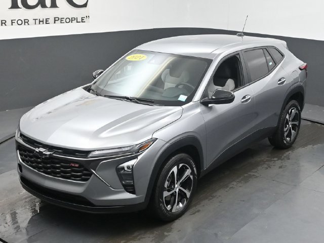 Used 2024 Chevrolet Trax RS w/ Driver Confidence Package FWD image 49