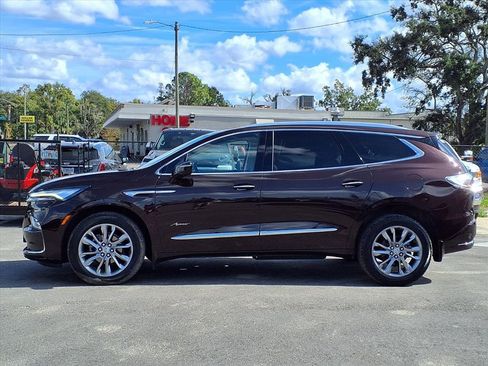 Used 2023 Buick Enclave Avenir image 4