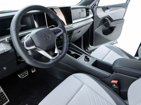 New 2026 Volkswagen Tiguan SE R-Line image 58