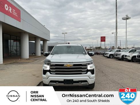 Used 2024 Chevrolet Silverado 1500 High Country w/ High Country Premium Package image 2