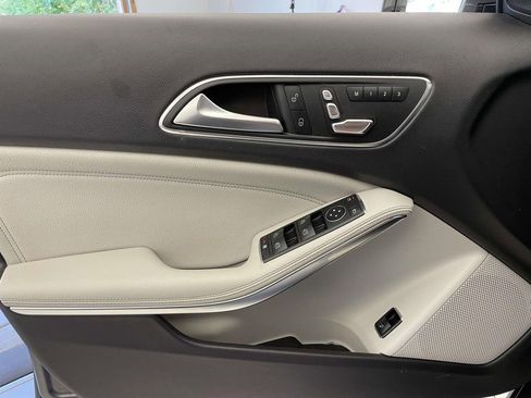 Used 2019 Mercedes-Benz GLA 250 4MATIC image 32