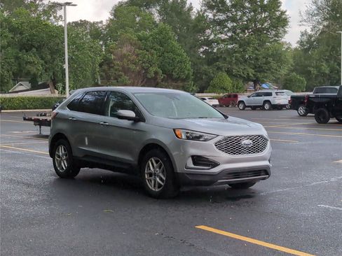 Used 2024 Ford Edge SEL AWD/4WD image 9