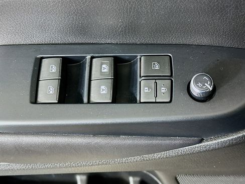 Used 2019 Toyota Highlander XLE image 15