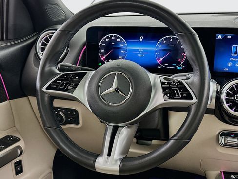 Used 2024 Mercedes-Benz GLB 250 4MATIC w/ Driver Assistance Package image 8