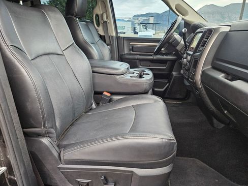 Used 2018 RAM 2500 Laramie w/ Sport Appearance Group AWD/4WD image 33