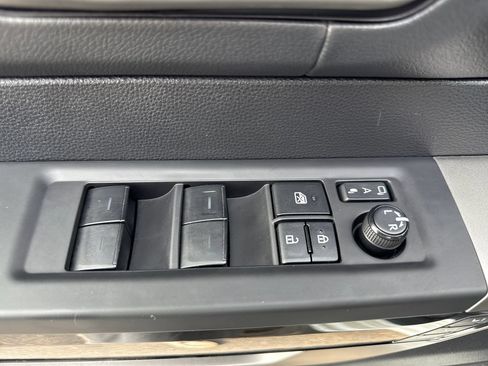 Used 2023 Toyota Tundra Limited AWD/4WD image 19