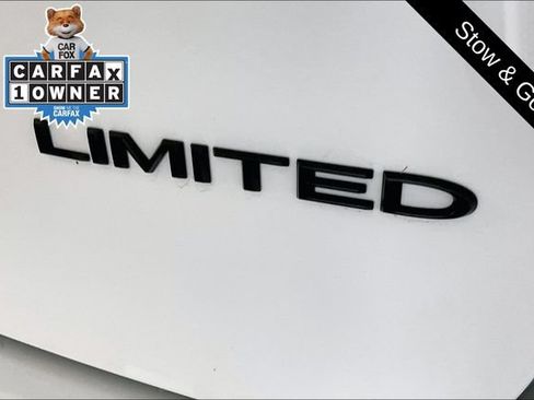 Certified 2026 Chrysler Pacifica Limited w/ S Appearance Package FWD image 7