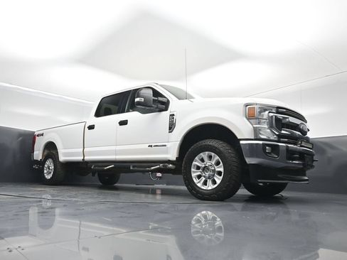 Used 2021 Ford F250 XLT w/ XLT Value Package AWD/4WD image 3