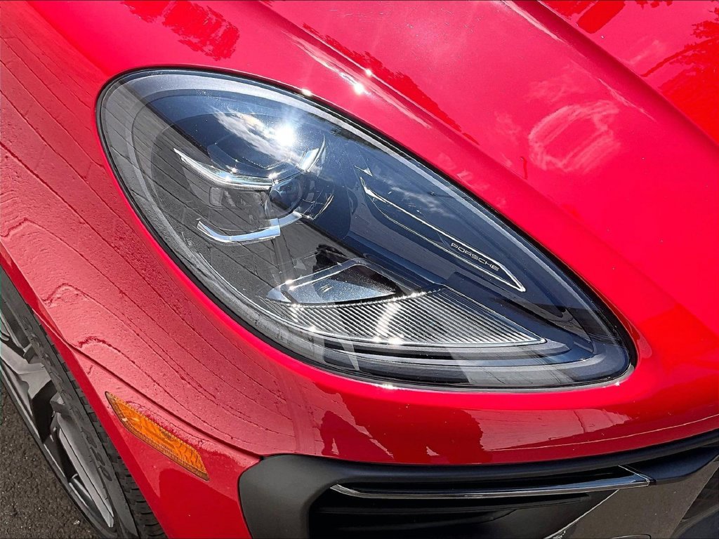 Certified 2023 Porsche Macan Turbo AWD/4WD image 30