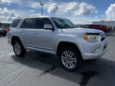 Used 2013 Toyota 4Runner Limited AWD/4WD image 2