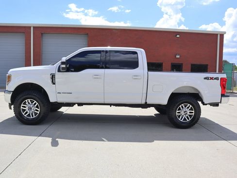 Used 2019 Ford F250 Lariat w/ Lariat Value Package image 2