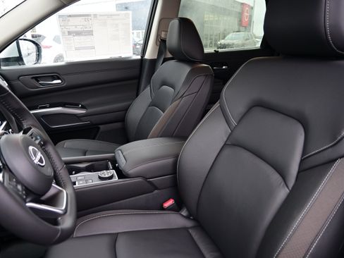 New 2025 Nissan Pathfinder SL image 24