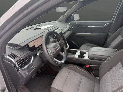 Certified 2025 GMC Acadia Elevation FWD image 10