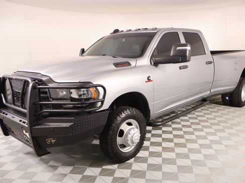 Used 2024 RAM 3500 Tradesman AWD/4WD image 9