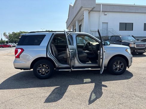 Used 2020 Ford Expedition XLT w/ FX4 Off-Road Package AWD/4WD image 8