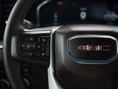 Used 2025 GMC Sierra 1500 SLT AWD/4WD image 20