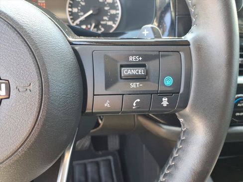 Used 2025 Nissan Pathfinder SL AWD/4WD image 27