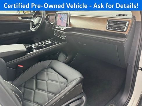 Certified 2025 Volkswagen Atlas SE image 18