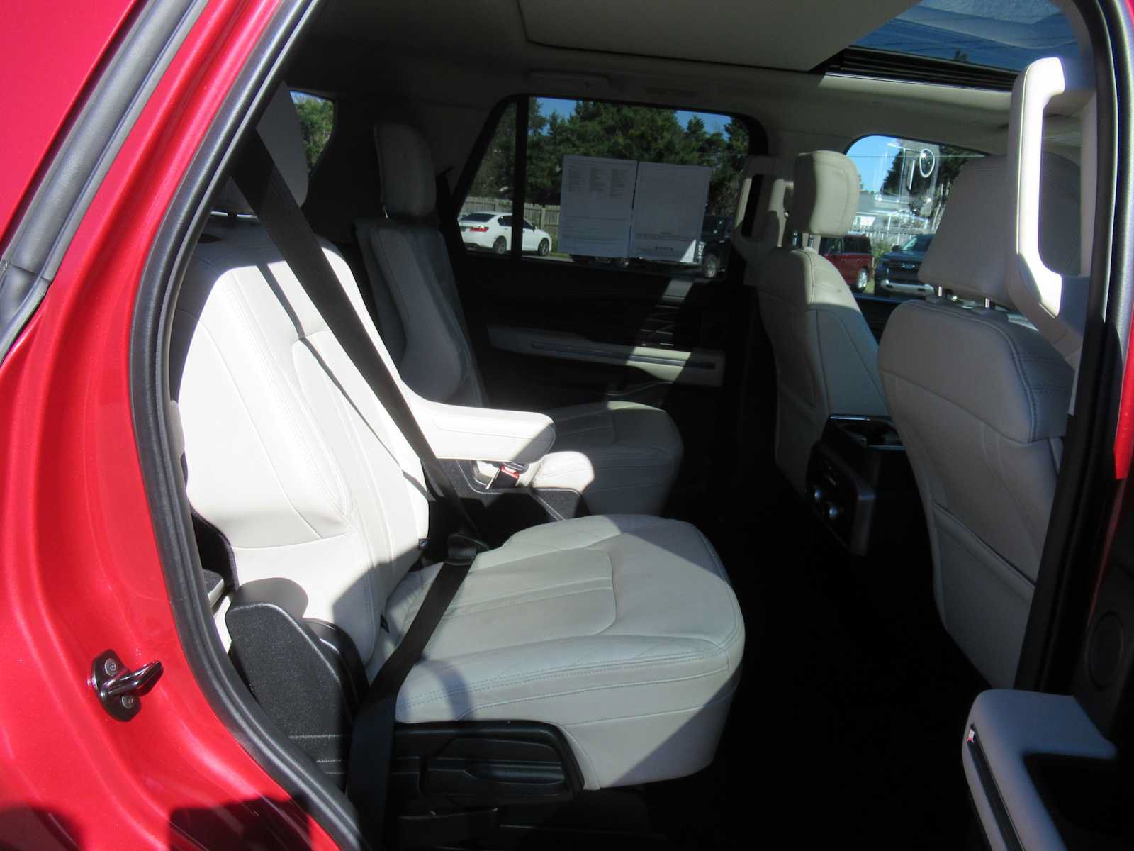 Used 2021 Ford Expedition Platinum RWD image 23