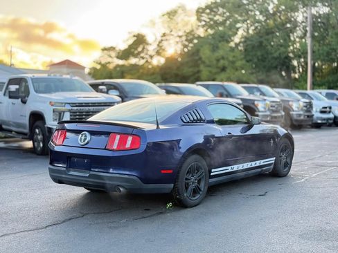 Used 2010 Ford Mustang Coupe RWD image 9
