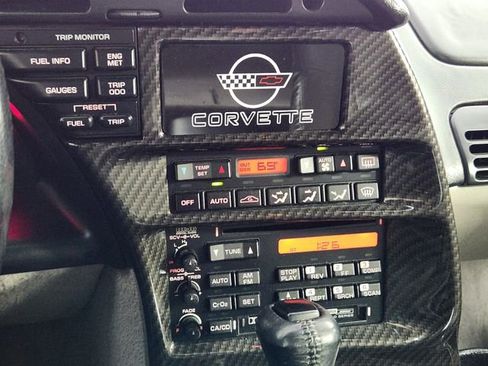 Used 1996 Chevrolet Corvette Coupe RWD image 15