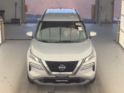 Used 2021 Nissan Rogue SV AWD/4WD image 2