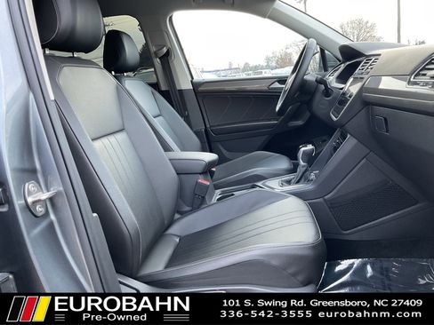 Used 2022 Volkswagen Tiguan SE image 23