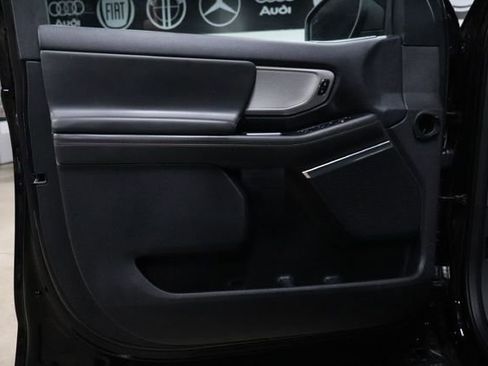Used 2025 Ford Expedition Active RWD image 9