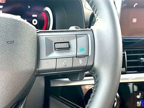 New 2026 Nissan Pathfinder Platinum image 19