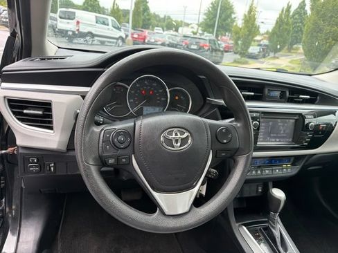 Used 2014 Toyota Corolla LE FWD image 15