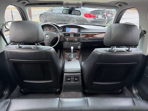 Used 2011 BMW 328i xDrive Wagon image 9
