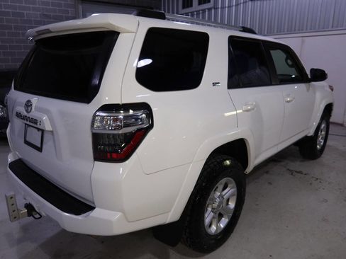 Used 2023 Toyota 4Runner SR5 image 5