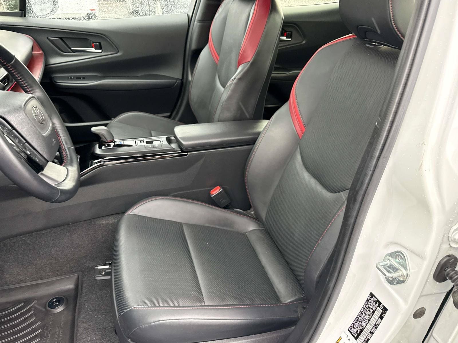 Used 2023 Toyota Prius Prime Premium FWD image 11