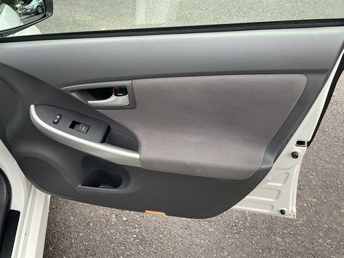 Used 2010 Toyota Prius Two FWD image 31