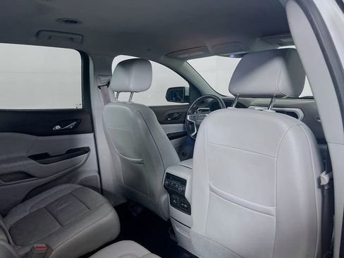 Used 2020 GMC Acadia SLT FWD image 8