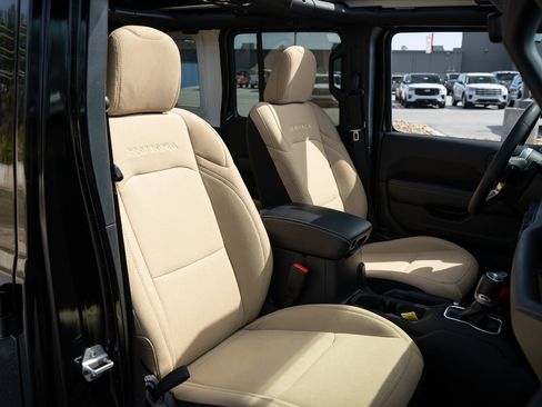 Used 2023 Jeep Wrangler Sahara image 23