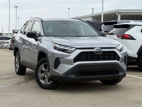 Used 2024 Toyota RAV4 LE AWD/4WD image 2