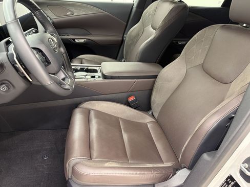 Used 2024 Lexus RX 350 FWD w/ Convenience Package image 5